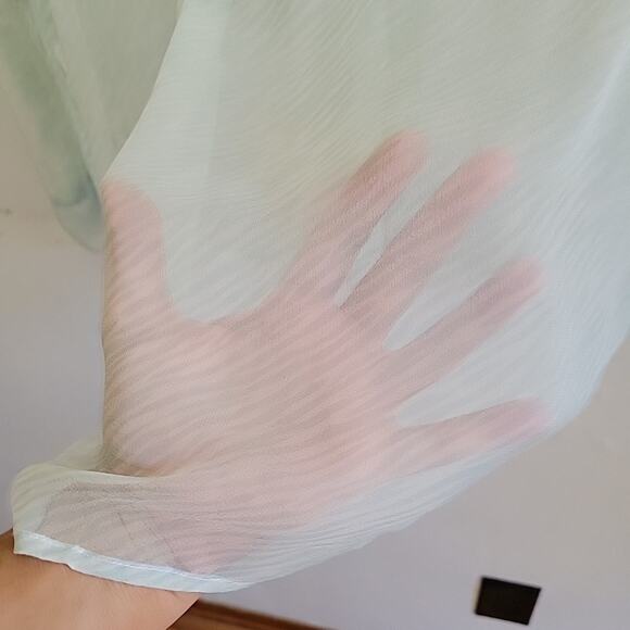 Equipment Femme Sheer Silk Button Up Blouse Large Long Sleeve Green Animal Print - Picture 4 of 10